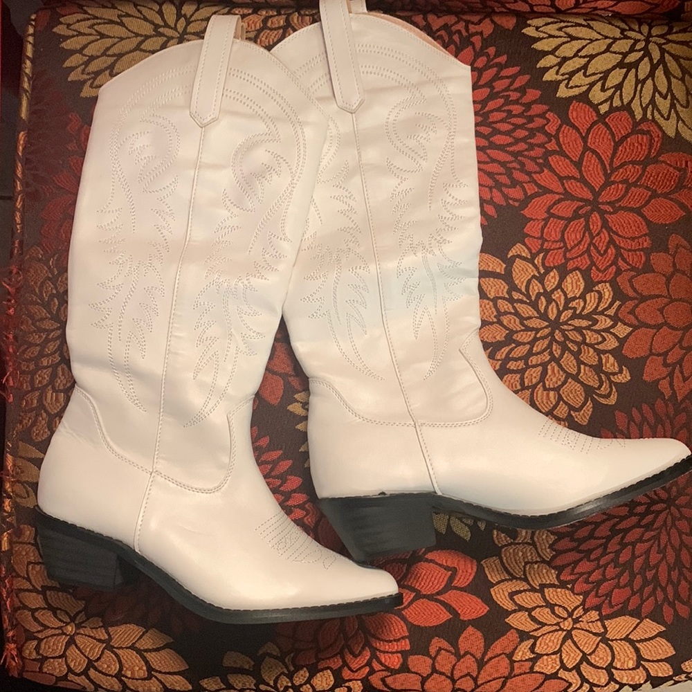 White cowgirl boots